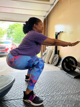 Load image into Gallery viewer, Triangles 2.0 Leggings with pockets